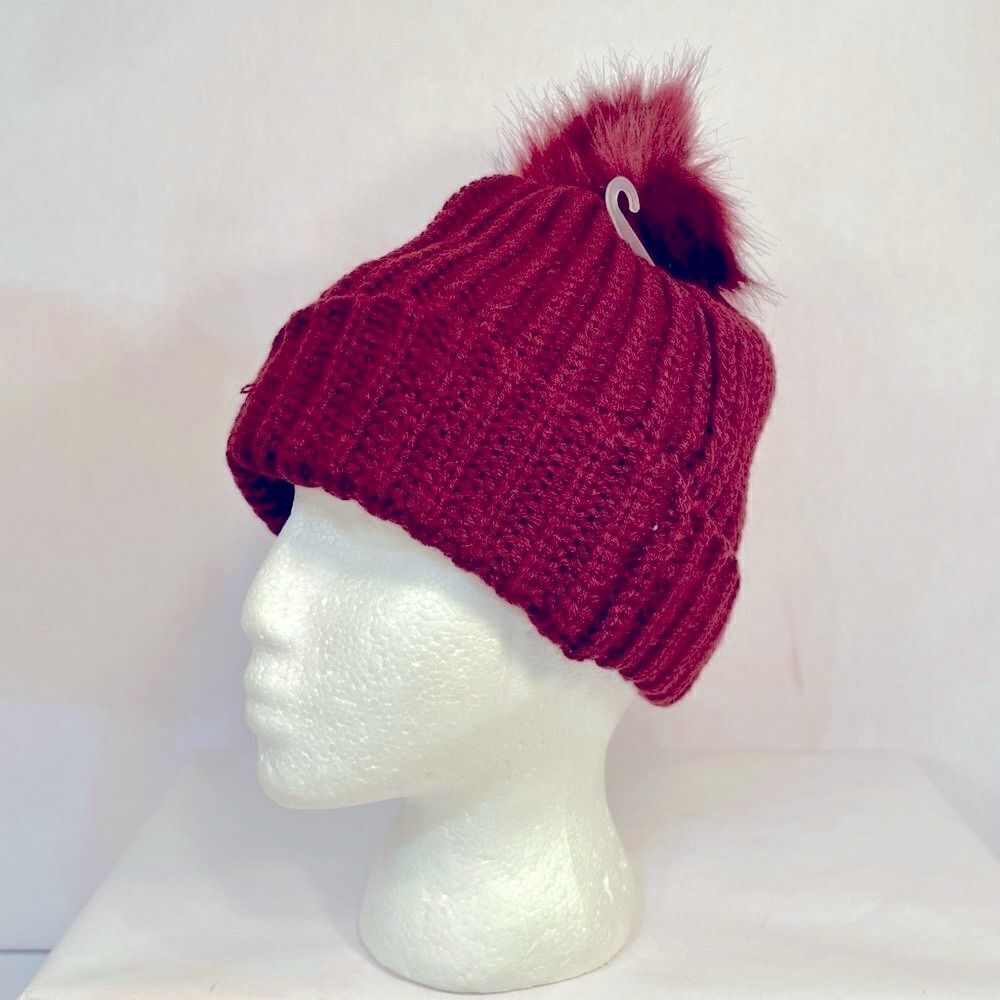 AUTUMN BURGANDY BEANIE WITH POM POM NWT